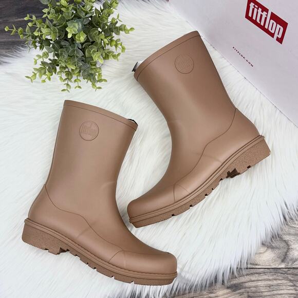 NIB FitFlop 10 Wonderwelly Short Waterproof Rubber Rain Boots Bootie Latte Tan - Picture 1 of 16